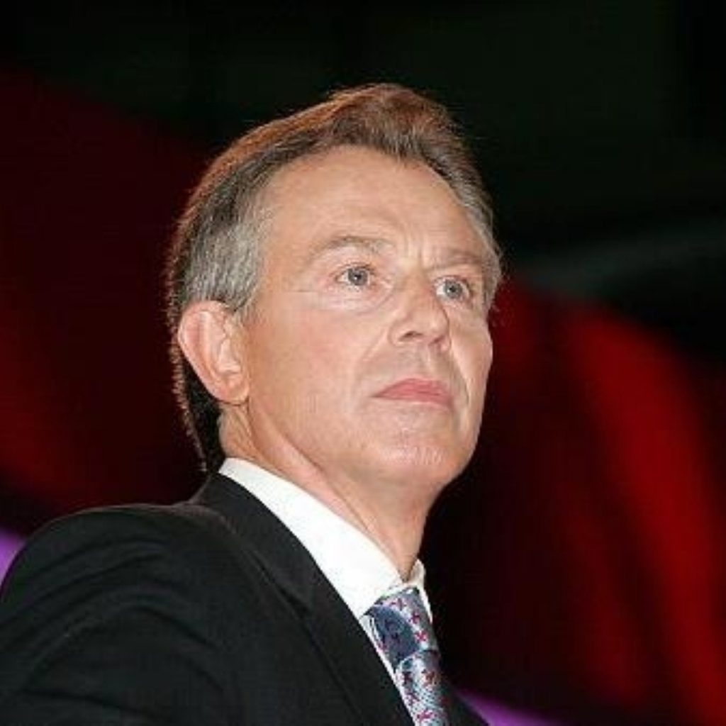 Blair seeks political response to Iran