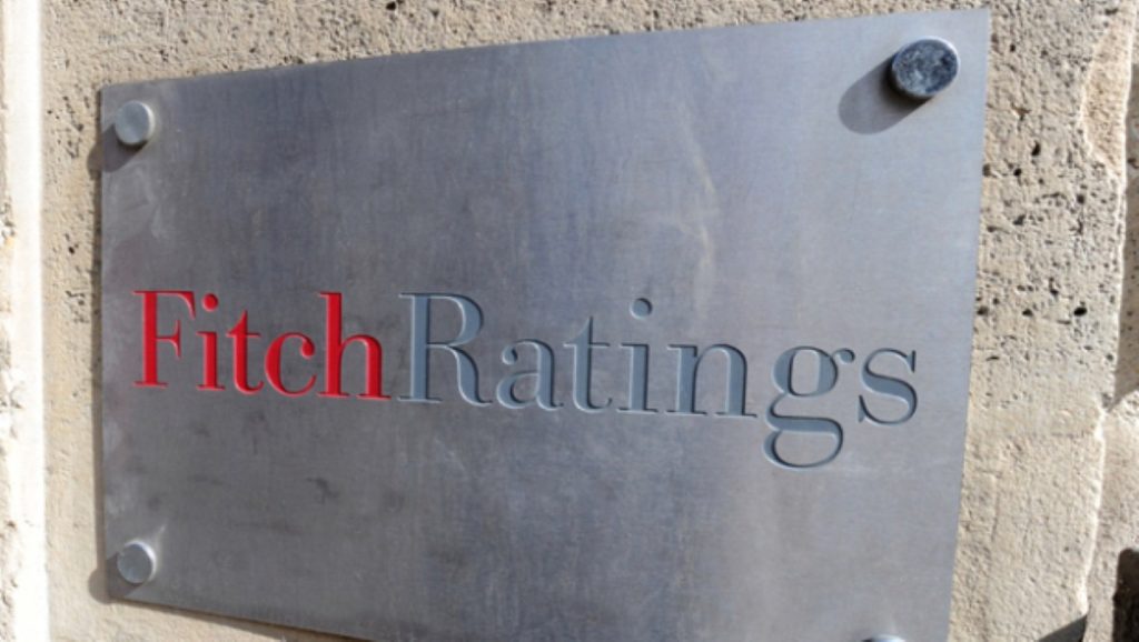 Fitch: UK could lose AAA rating