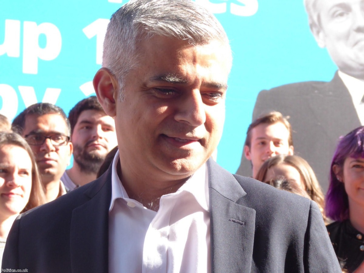 Sadiq Khan unveils posters on final day of his campaign