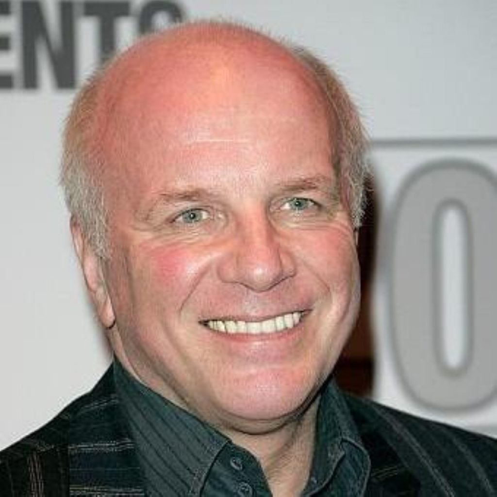 Politicians damaged by the expenses scandal should not be allowed to conduct financial scrutiny of the BBC said Greg Dyke.