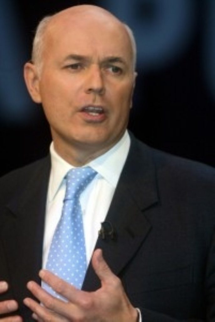 Iain Duncan Smith welcomes report saying marriage leads to more stable families