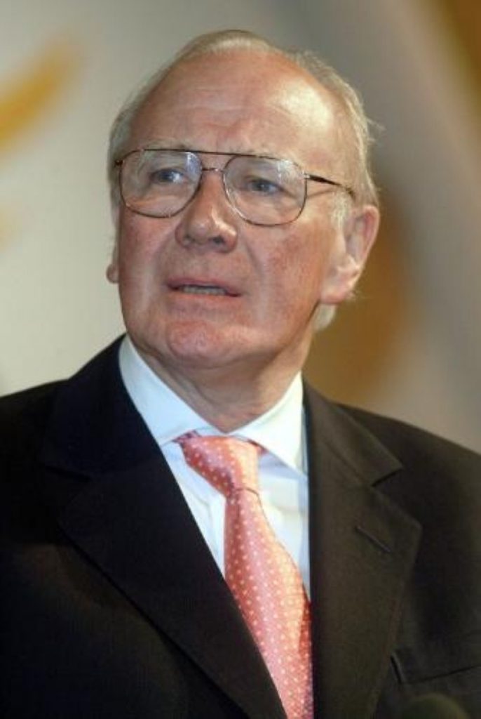 Menzies Campbell admits he could do better at prime minister