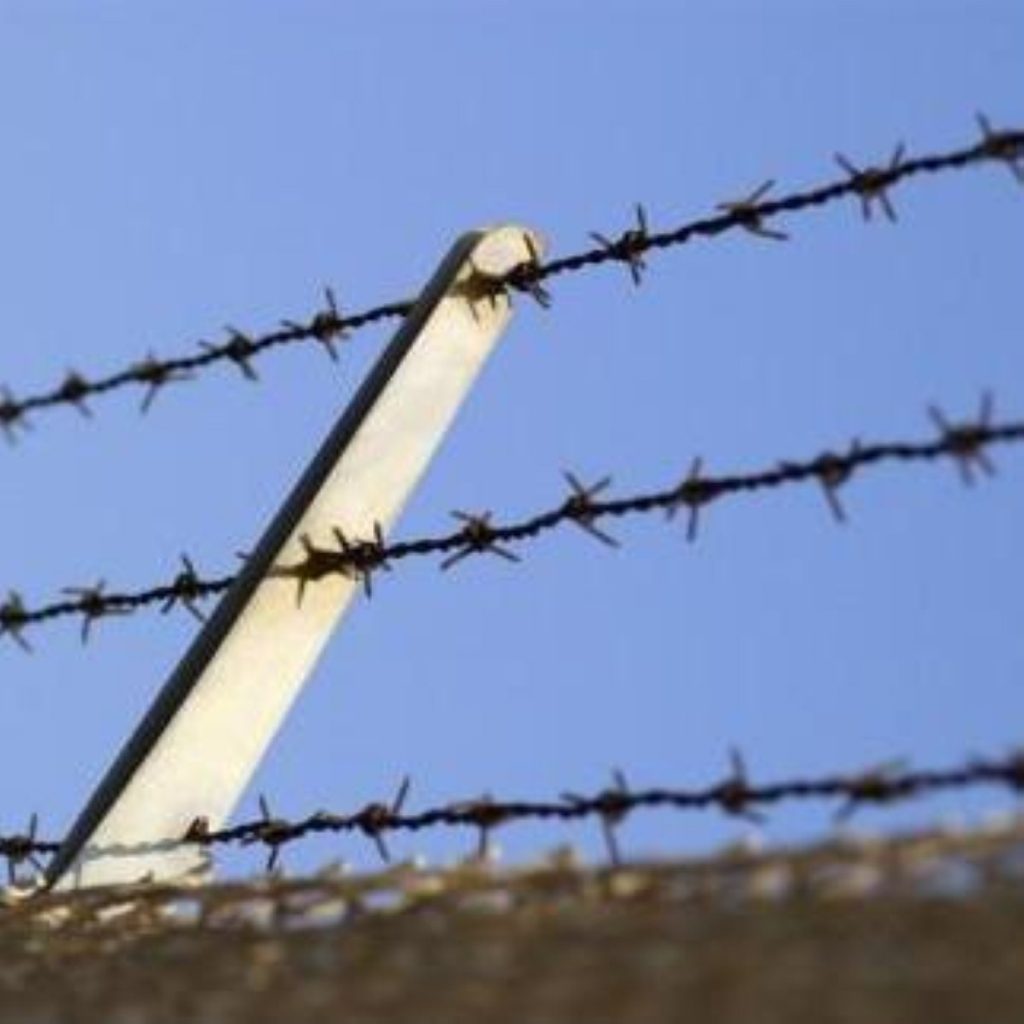 Inspectors condemn immigration detention centre