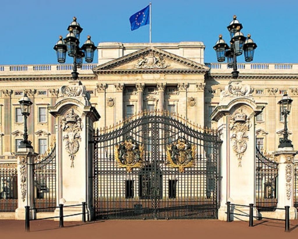 Buckingham Palace has denied raising concerns on Coulson