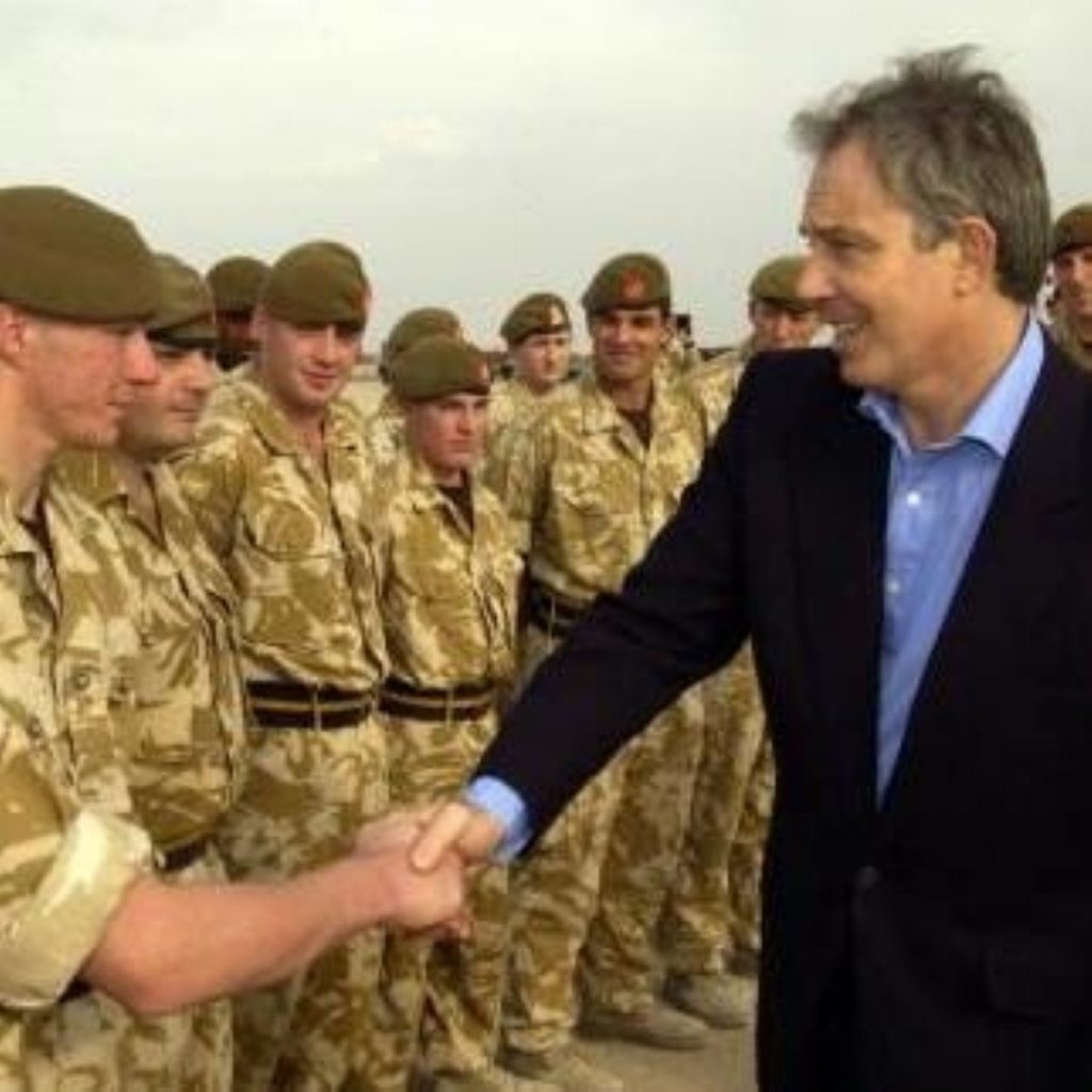Tony Blair backs the head of the army over his Iraq comments
